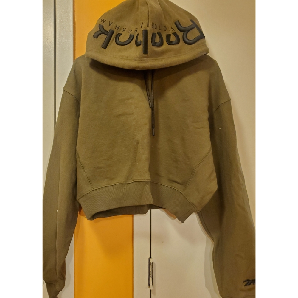 Cropped Olive green performance hoodie